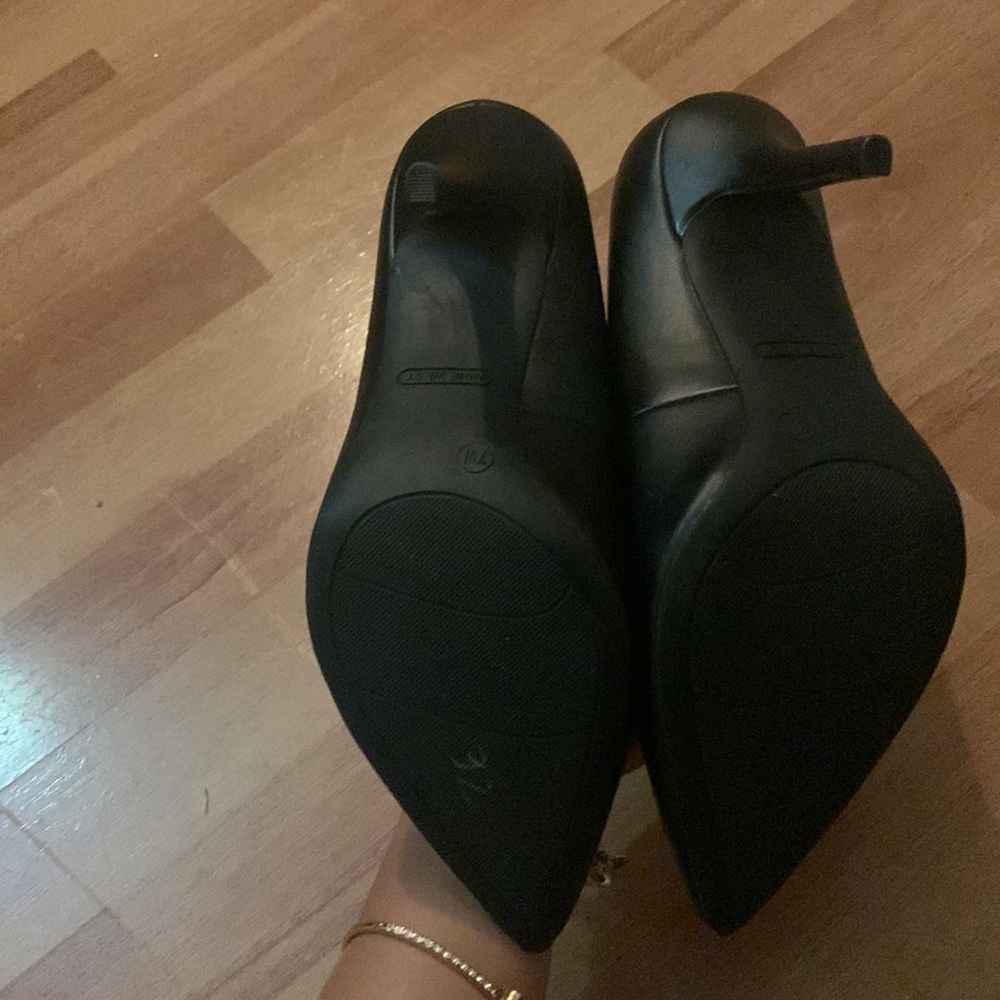 Nine West Point heels - Picture 2 of 4